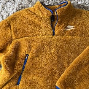 New Cropped Nike Sherpa Quarter Zip